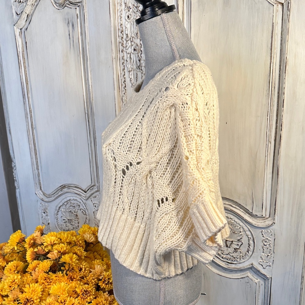 Miss Love Women's Oversized Cream Cable Knit Cropped Sweater - Picture 4 of 7